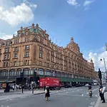 Knightsbridge Cosy 2 Bedroom Central Location