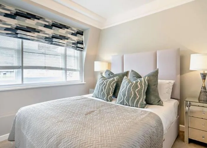 Knightsbridge Cosy 2 Bedroom Central Location